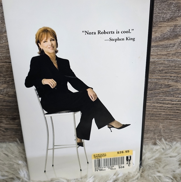 Autographed Nora Roberts Book - Picture 3 of 3
